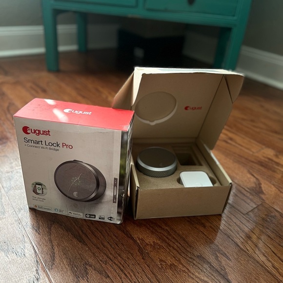 August Smart Lock Pro + Connect Wi-Fi Bridge GUC - Picture 3 of 6